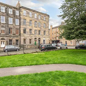 https://the-st-patrick-square-residence-no-2.edinburghhotelsuk.org