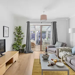 https://chandlers-walk-modern-comfy-family-home-in.cardiffhotelswales.com
